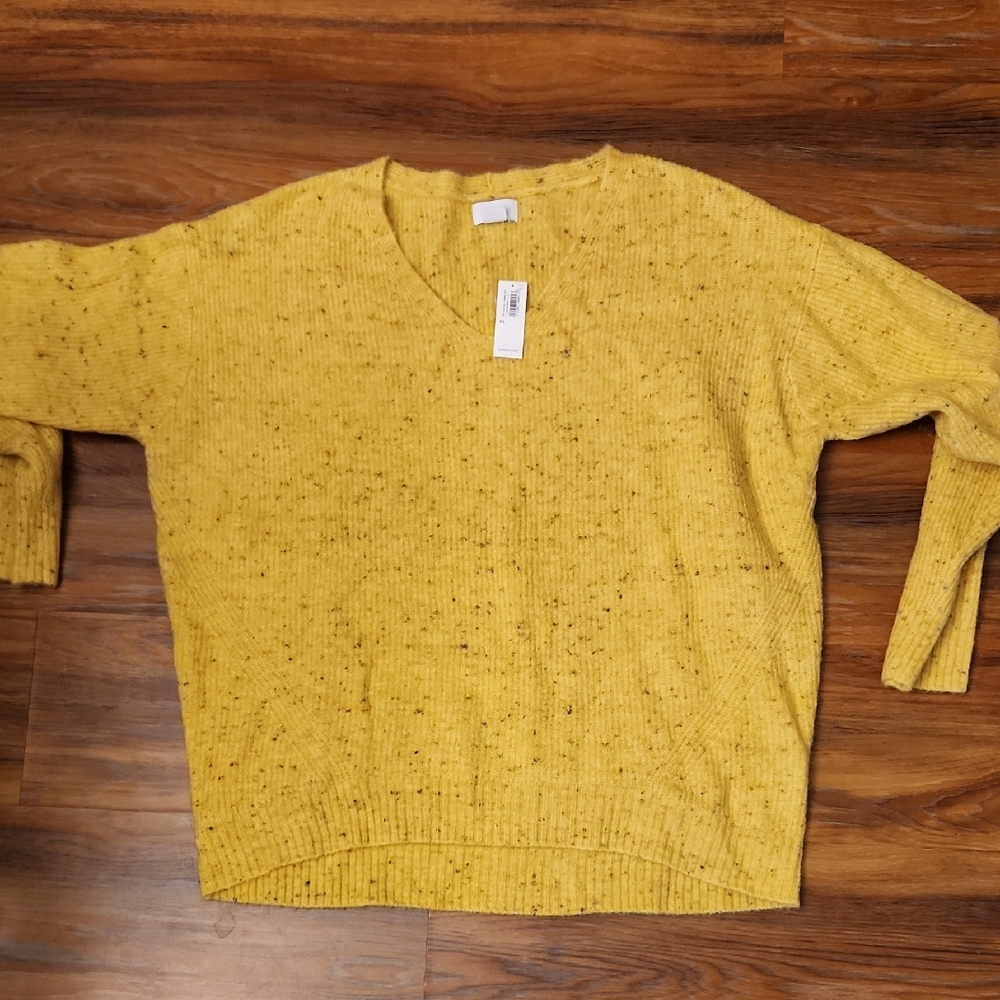 Old Navy Mustard V-Neck Women's Sweater,  XL. NWT.